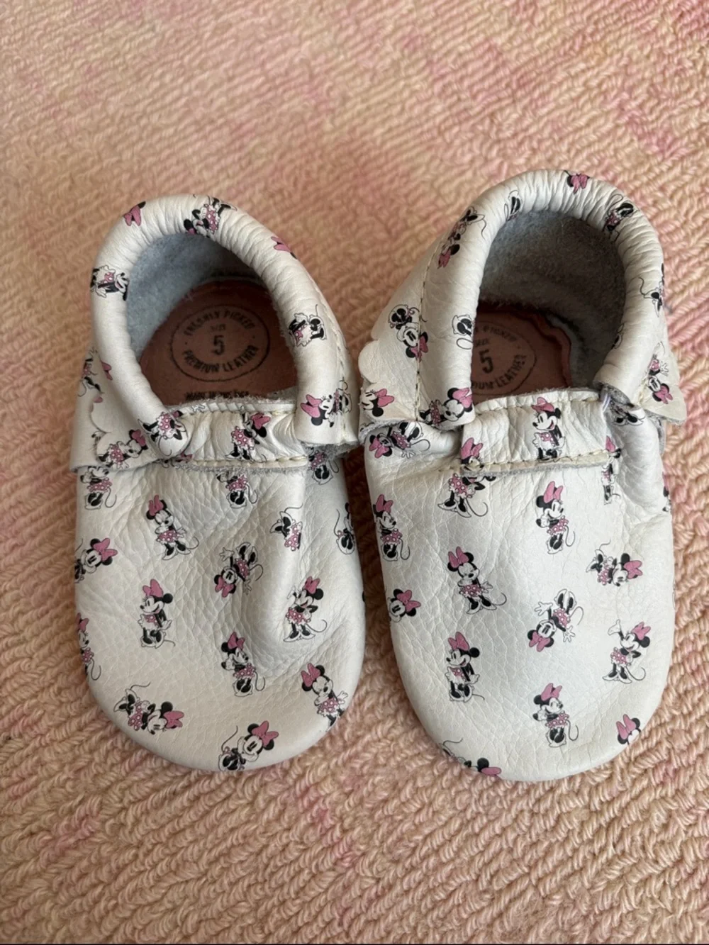 Freshly Picked White Leather Minnie Mouse Print Moccasins with Pink Accents